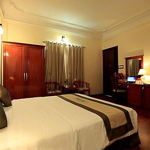 Moon View Hotel - 65 Cua Bac - By Bay Luxury