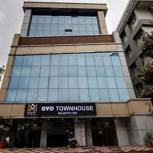 Oyo Townhouse 595 Majestic Inn